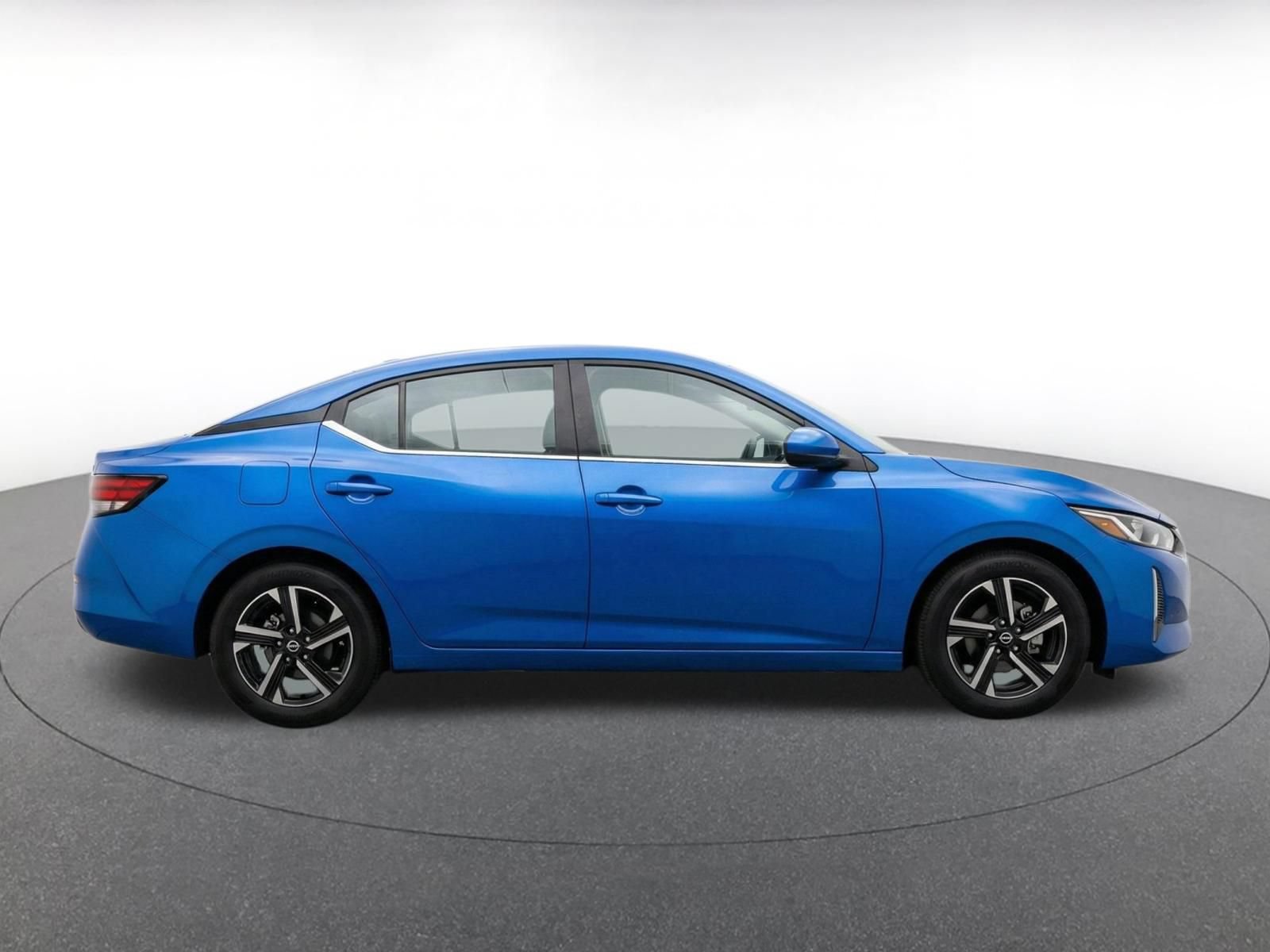 Used 2025 Nissan Sentra SV FWD image 10