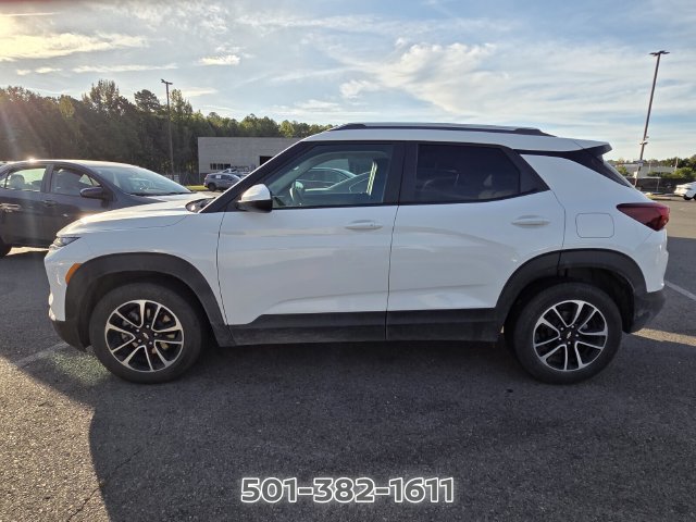 Used 2025 Chevrolet TrailBlazer LT FWD image 2