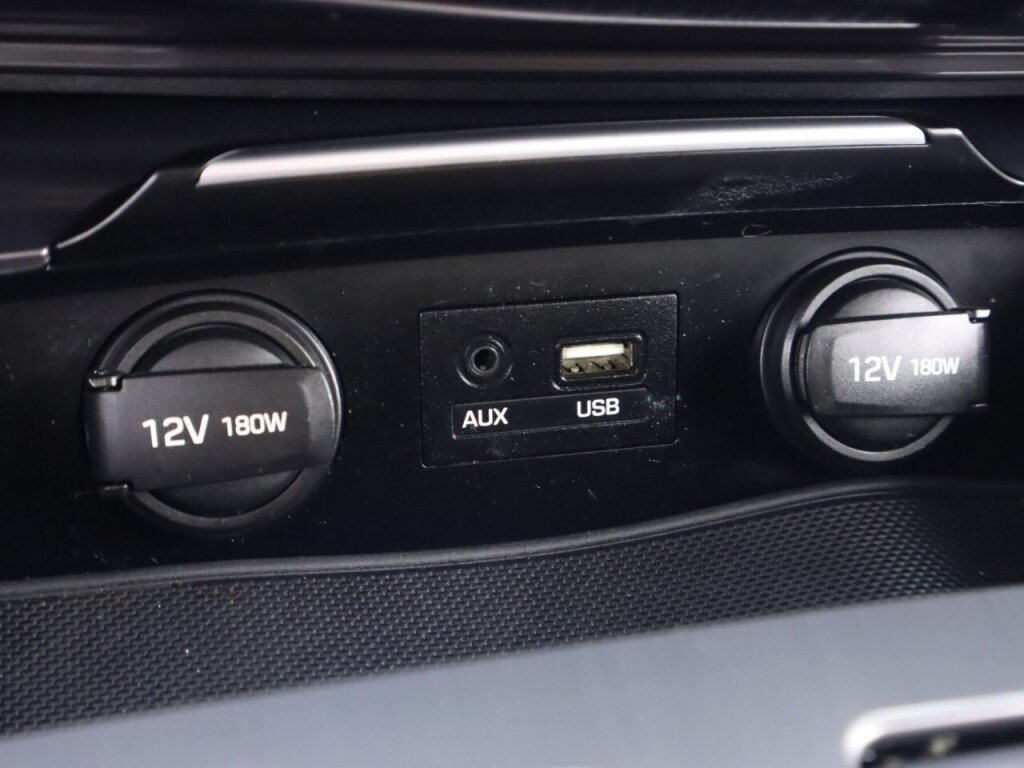 Used 2016 Hyundai Genesis 3.8 RWD image 25