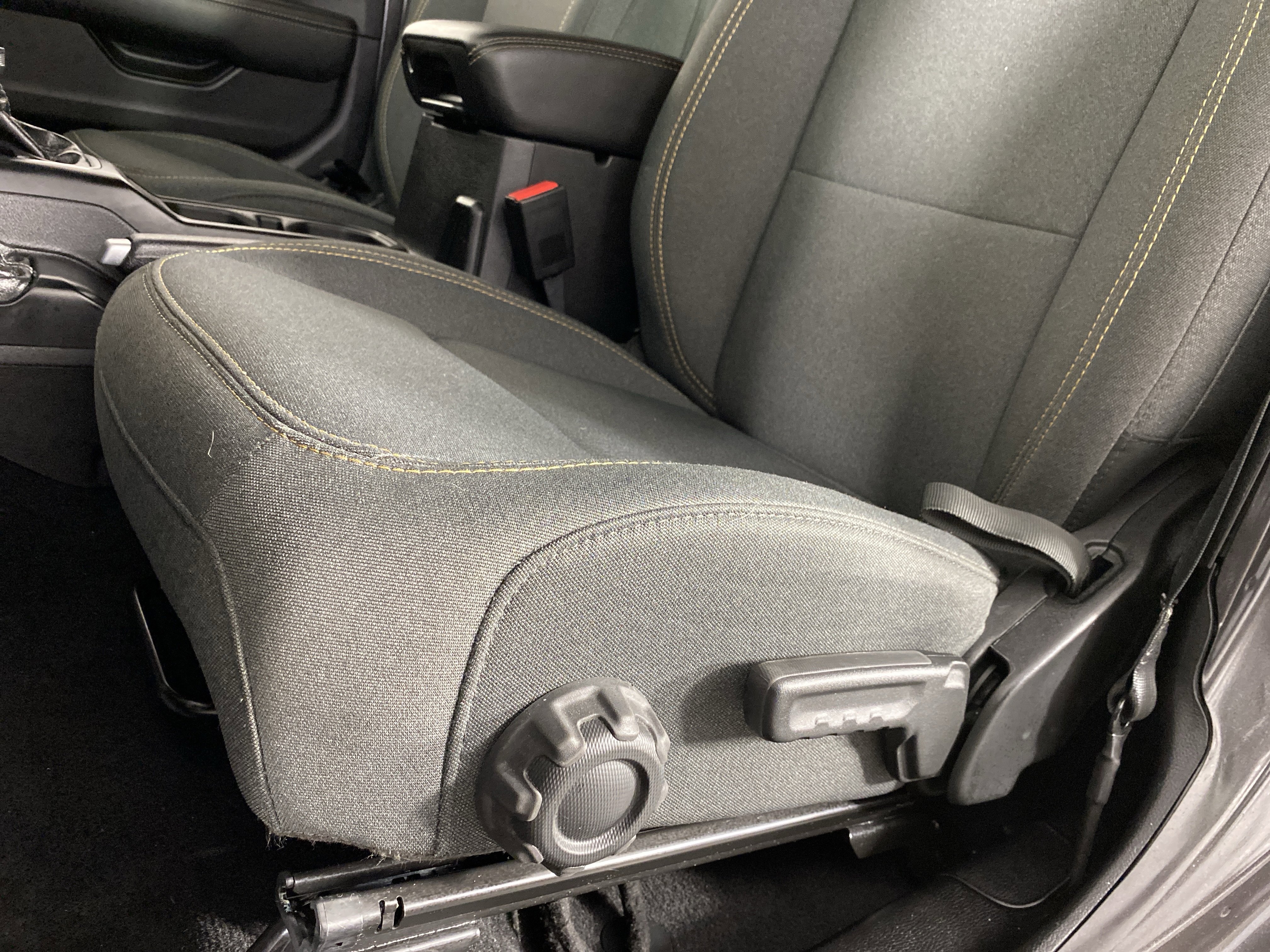 Used 2025 Jeep Wrangler Sahara w/ Safety Group image 18