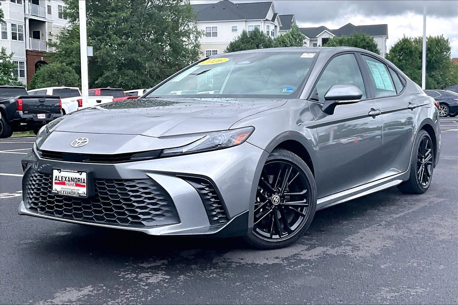 Used 2026 Toyota Camry SE w/ Convenience Package FWD image 1