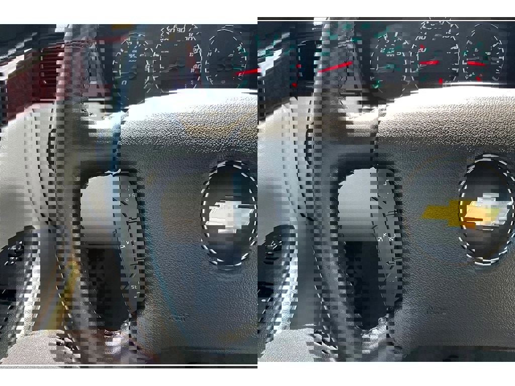 Used 2010 Chevrolet Impala LT w/ Luxury Edition Package image 20