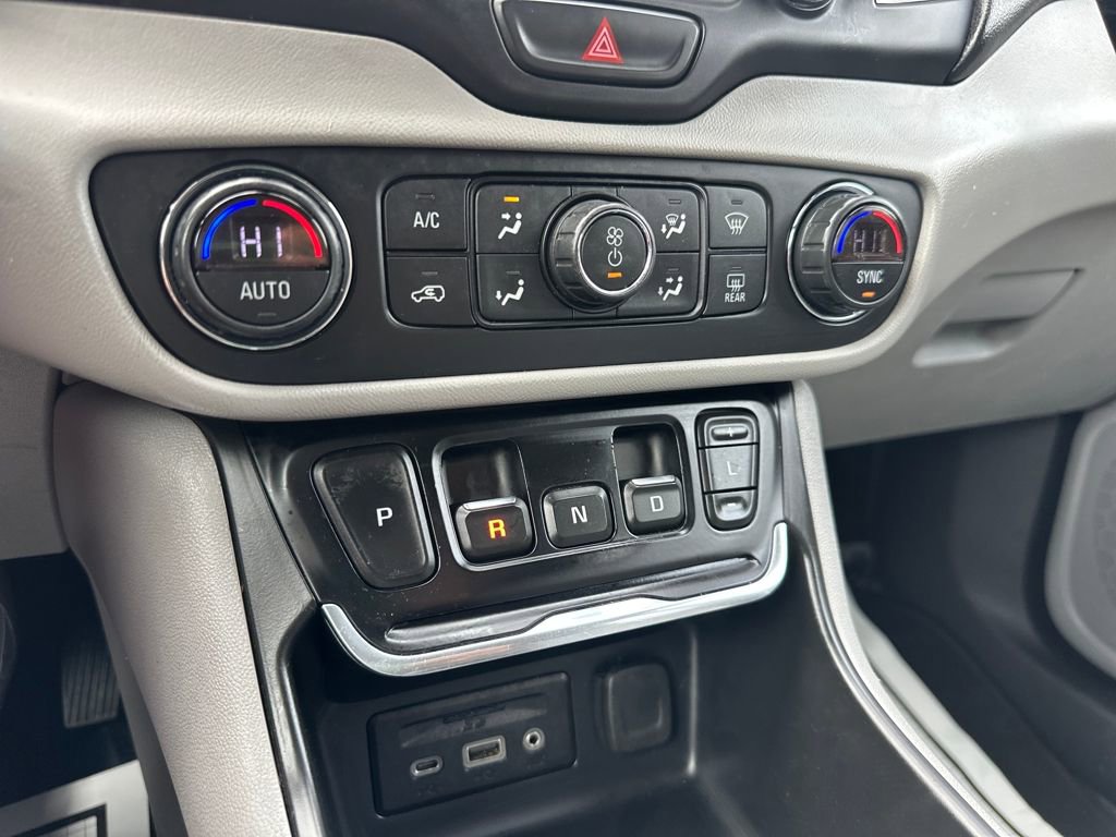 Used 2020 GMC Terrain SLT image 25