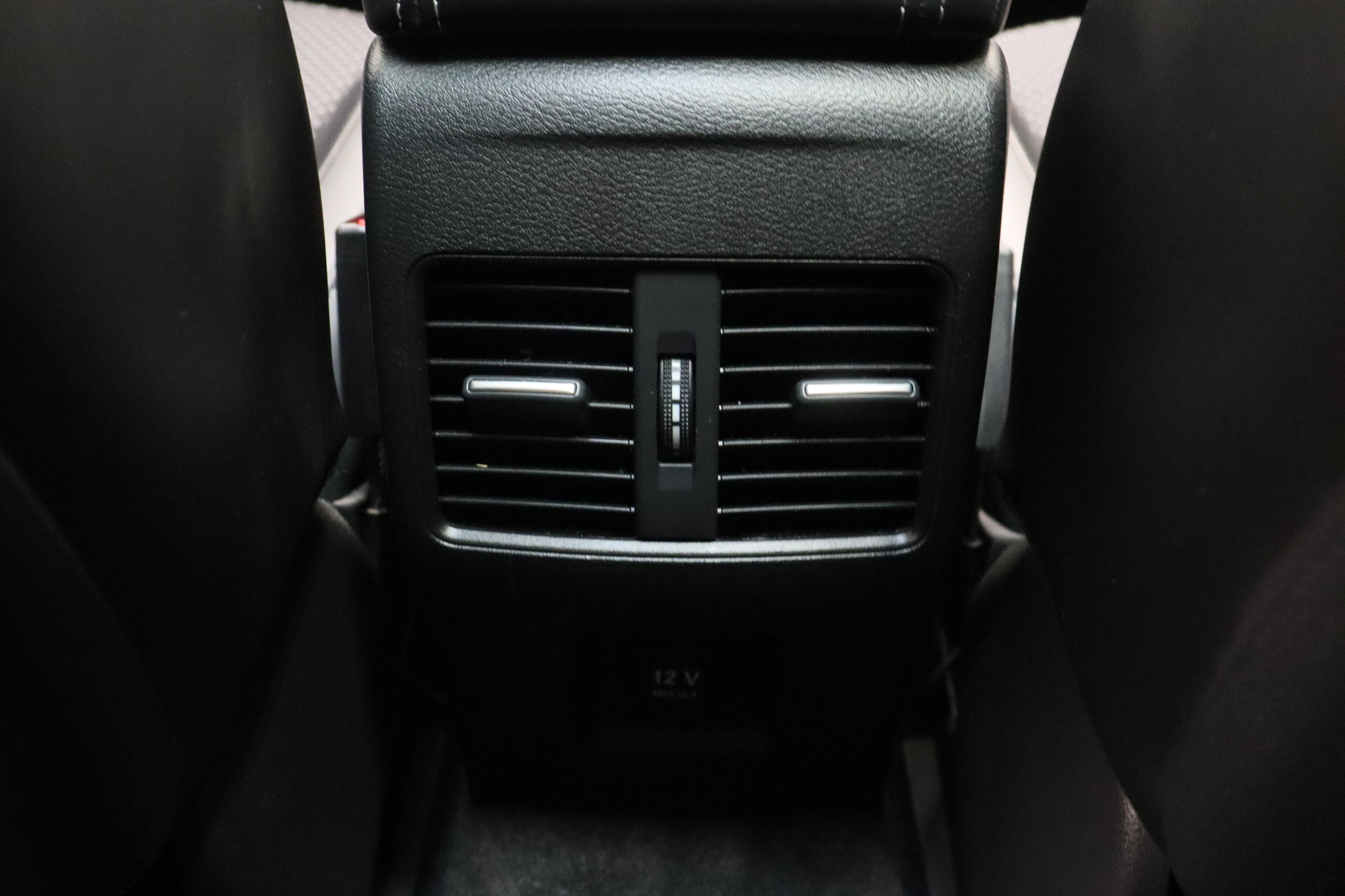 Used 2019 INFINITI QX30 w/ Navigation Package FWD image 32