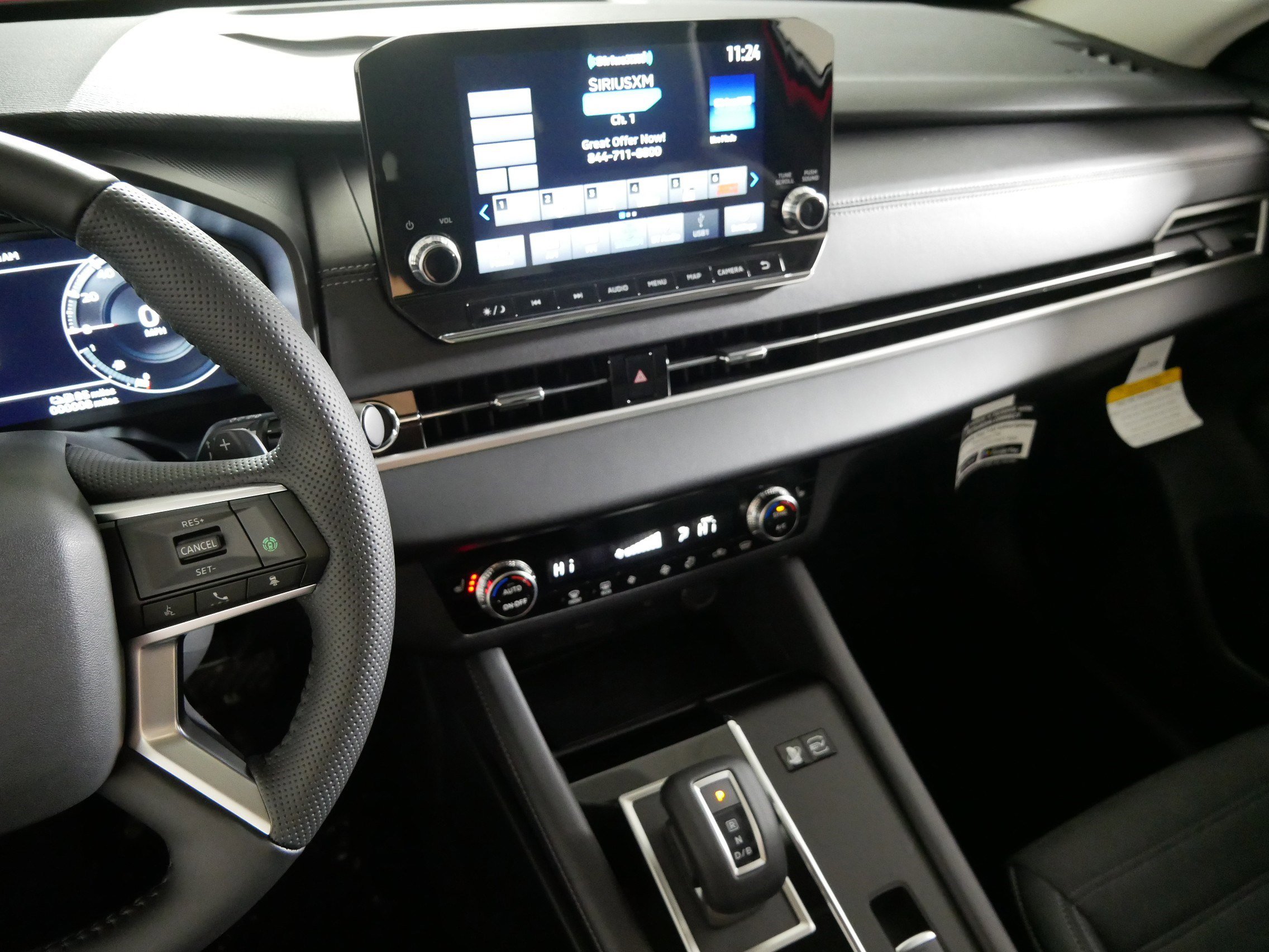 New 2025 Mitsubishi Outlander SE image 5