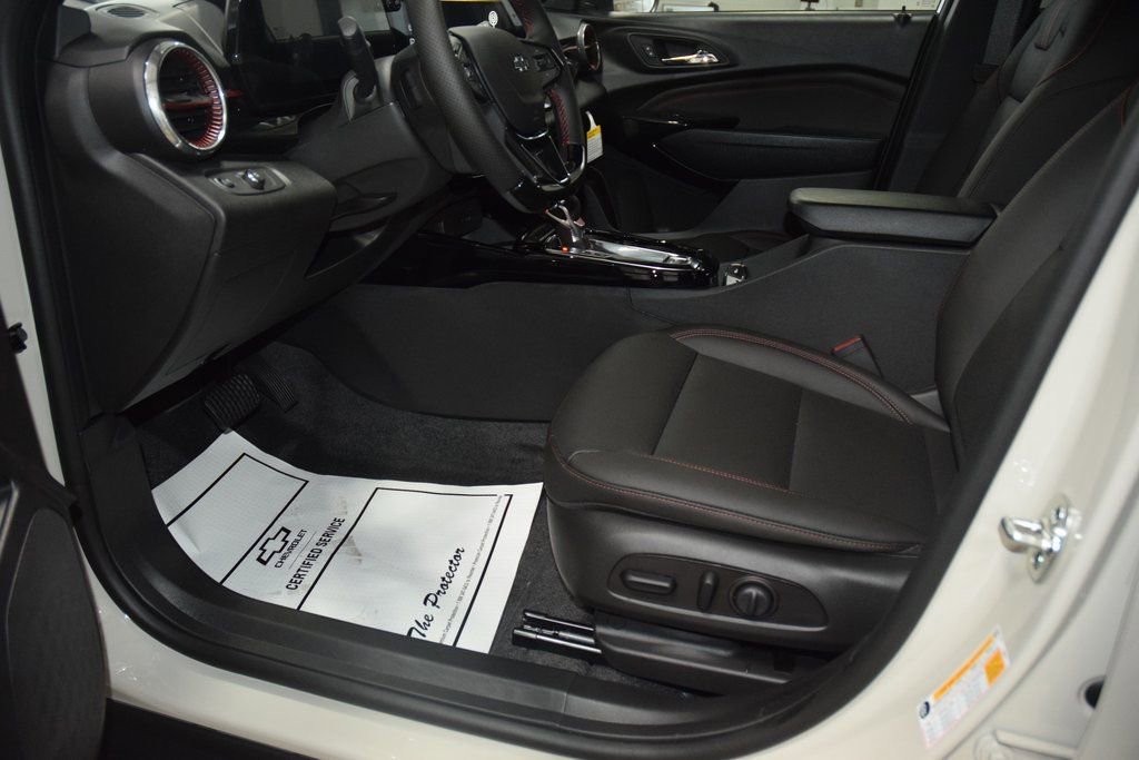 New 2026 Chevrolet Trax RS w/ Sunroof Package image 37