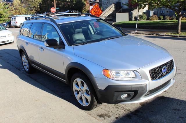 Used 2016 Volvo XC70 T5 Premier w/ Proximity Package image 3