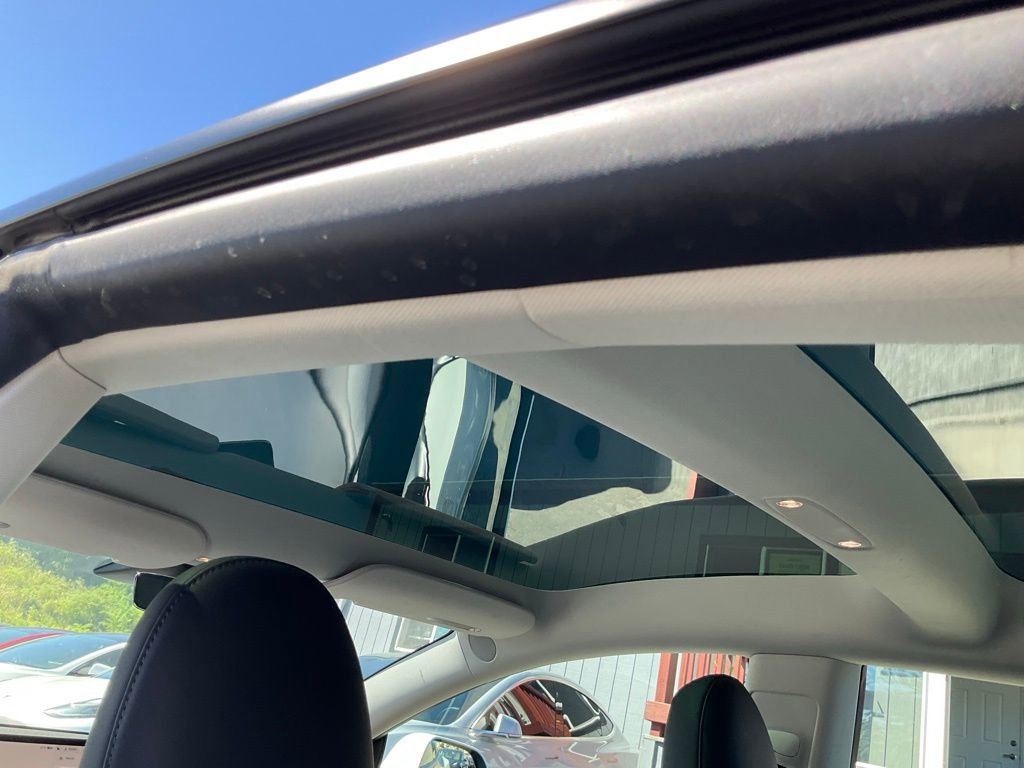 Used 2023 Tesla Model 3 Standard Range image 31