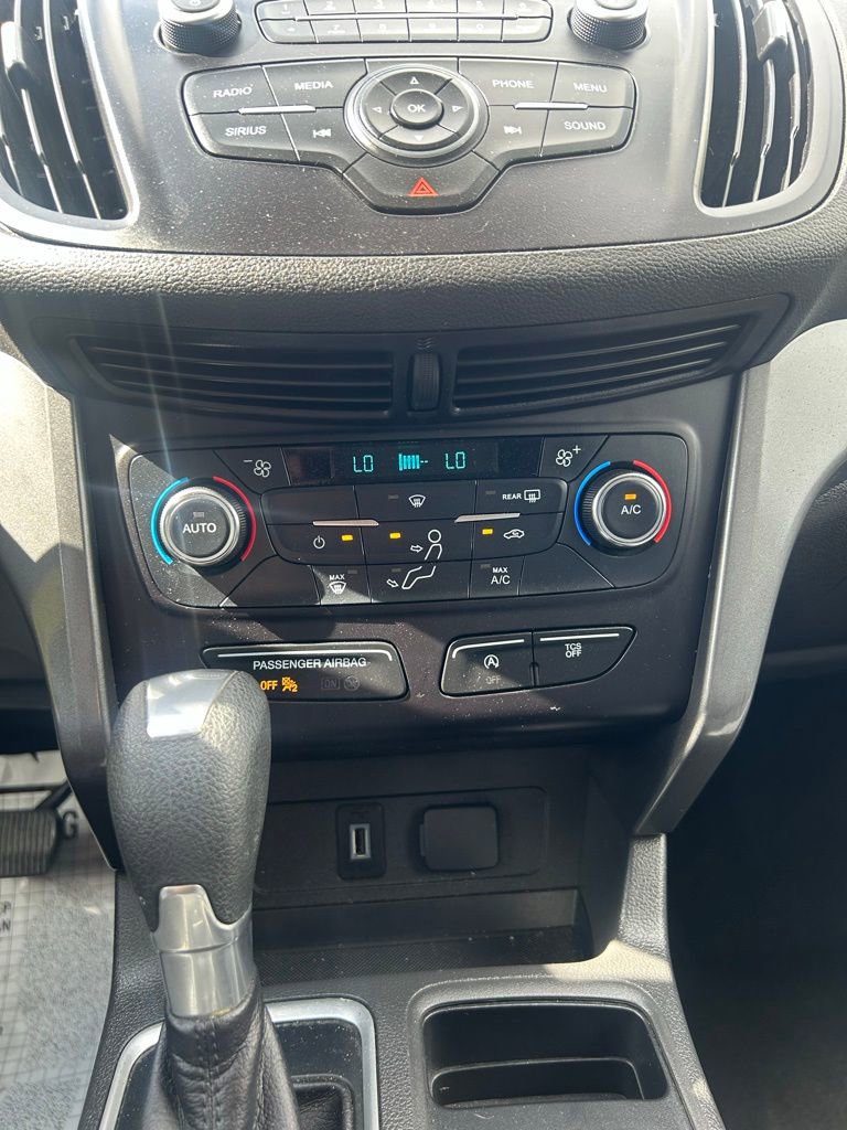 Used 2017 Ford Escape SE image 18