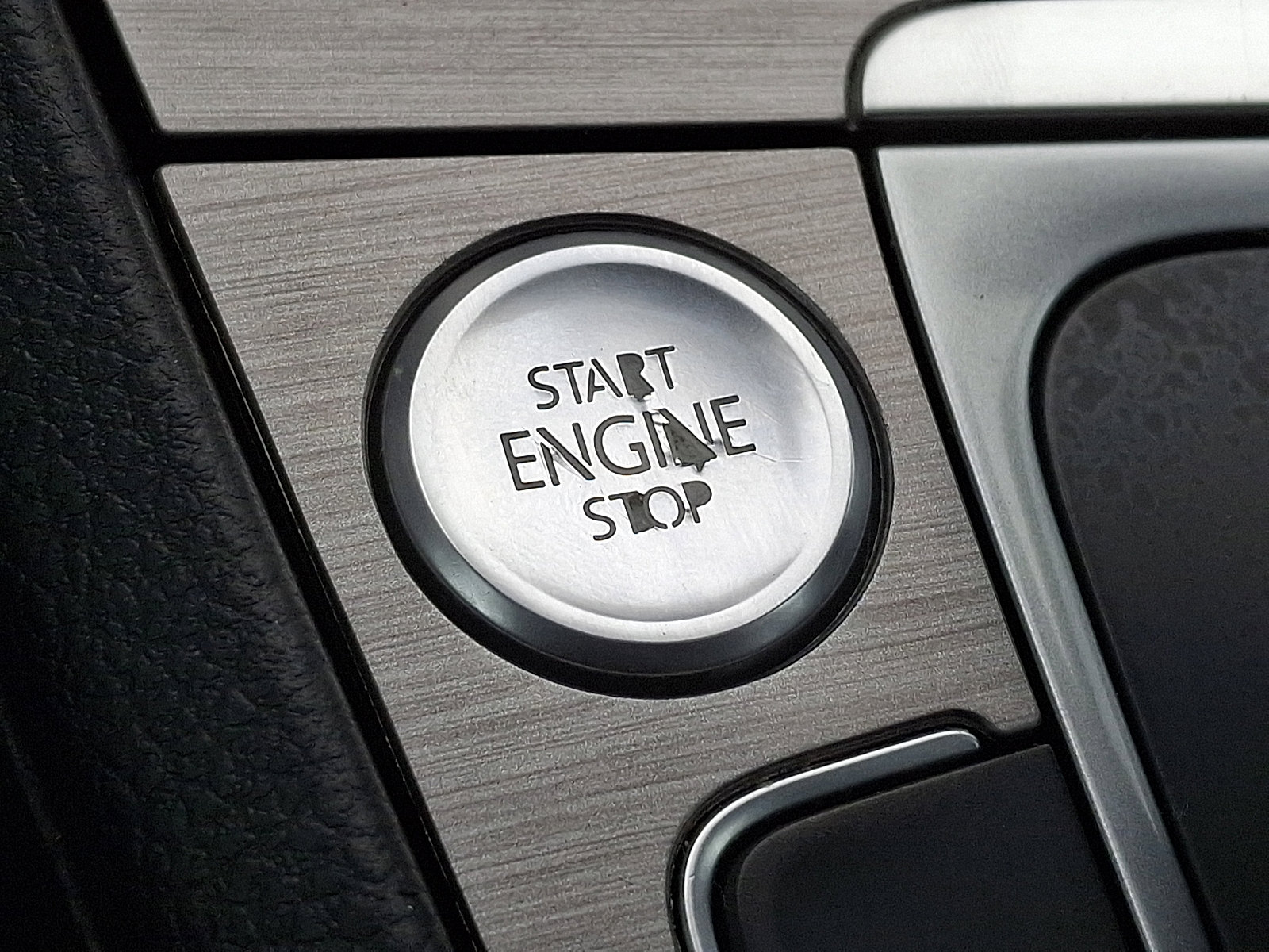 Used 2015 Volkswagen Golf TDI SE image 24