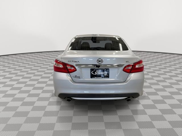 Used 2016 Nissan Altima 2.5 SL w/ 2.5 Technology Package image 9