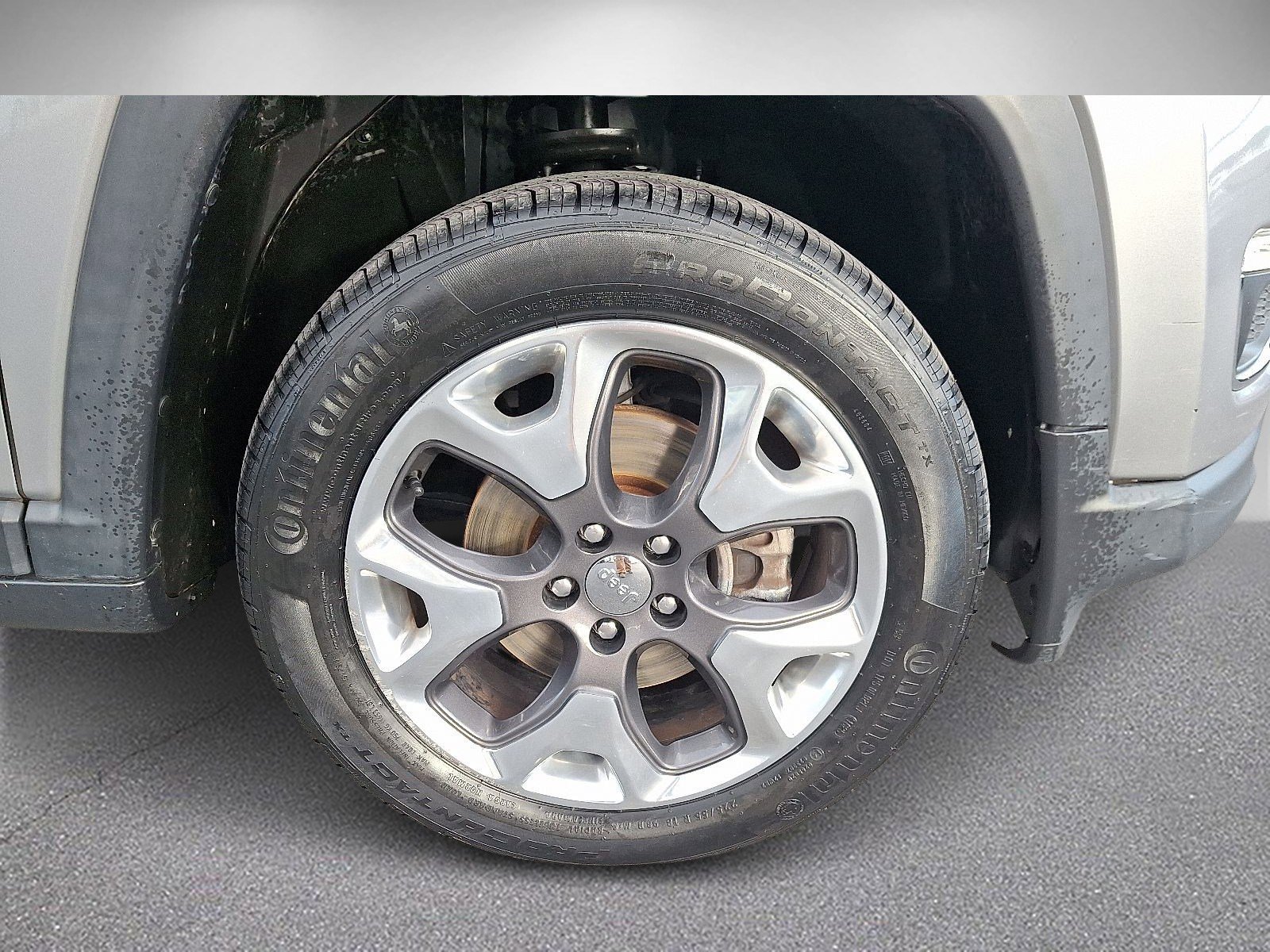 Used 2019 Jeep Compass Limited w/ Safety & Security Group image 8