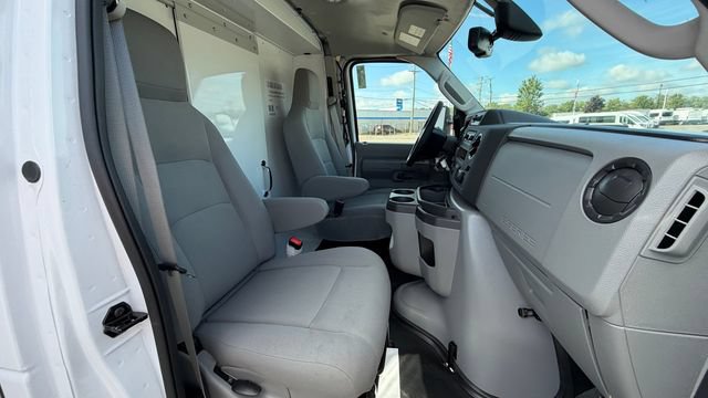 New 2027 Ford E-350 and Econoline 350 Super Duty w/ Power Equipment Group RWD image 19