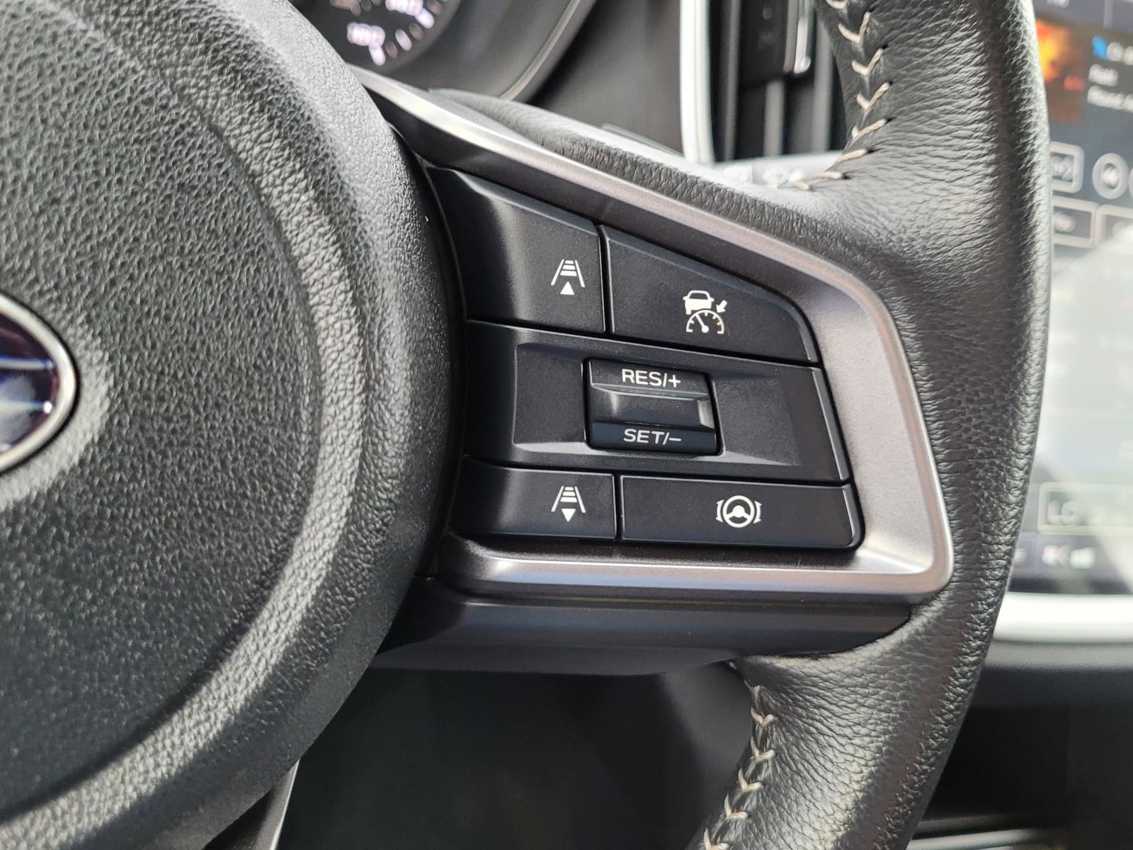 Certified 2025 Subaru Ascent Premium image 8
