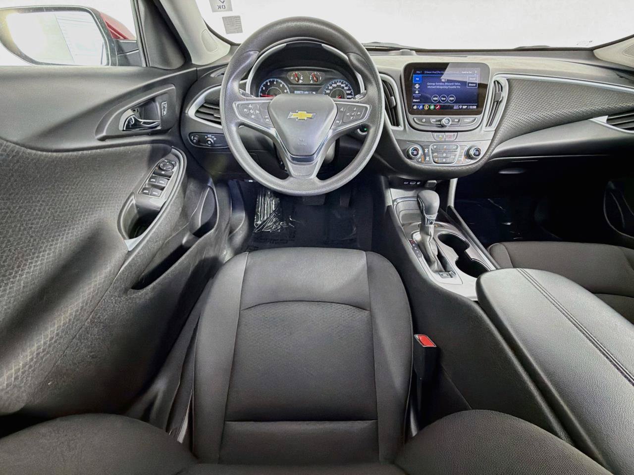 Used 2024 Chevrolet Malibu LT FWD image 13