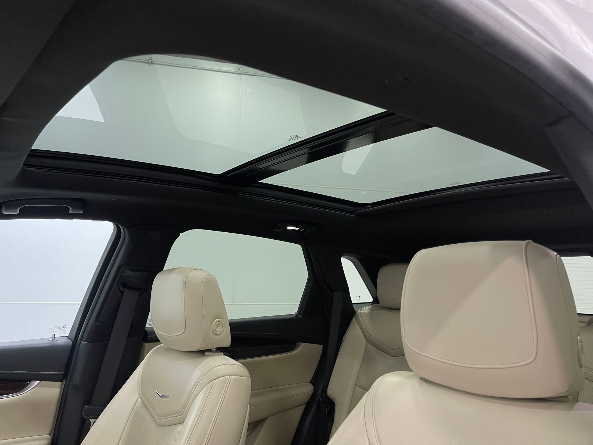 Used 2017 Cadillac XT5 Luxury w/ Driver Awareness Package image 12