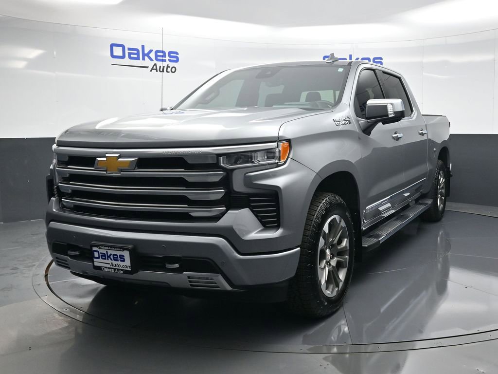 Used 2025 Chevrolet Silverado 1500 High Country w/ Technology Package image 4