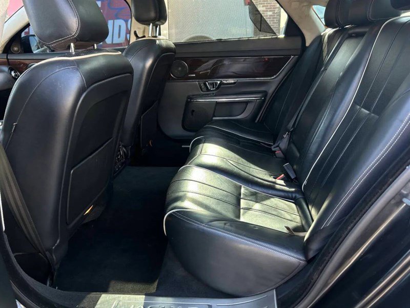Used 2014 Jaguar XJ L Portfolio image 17