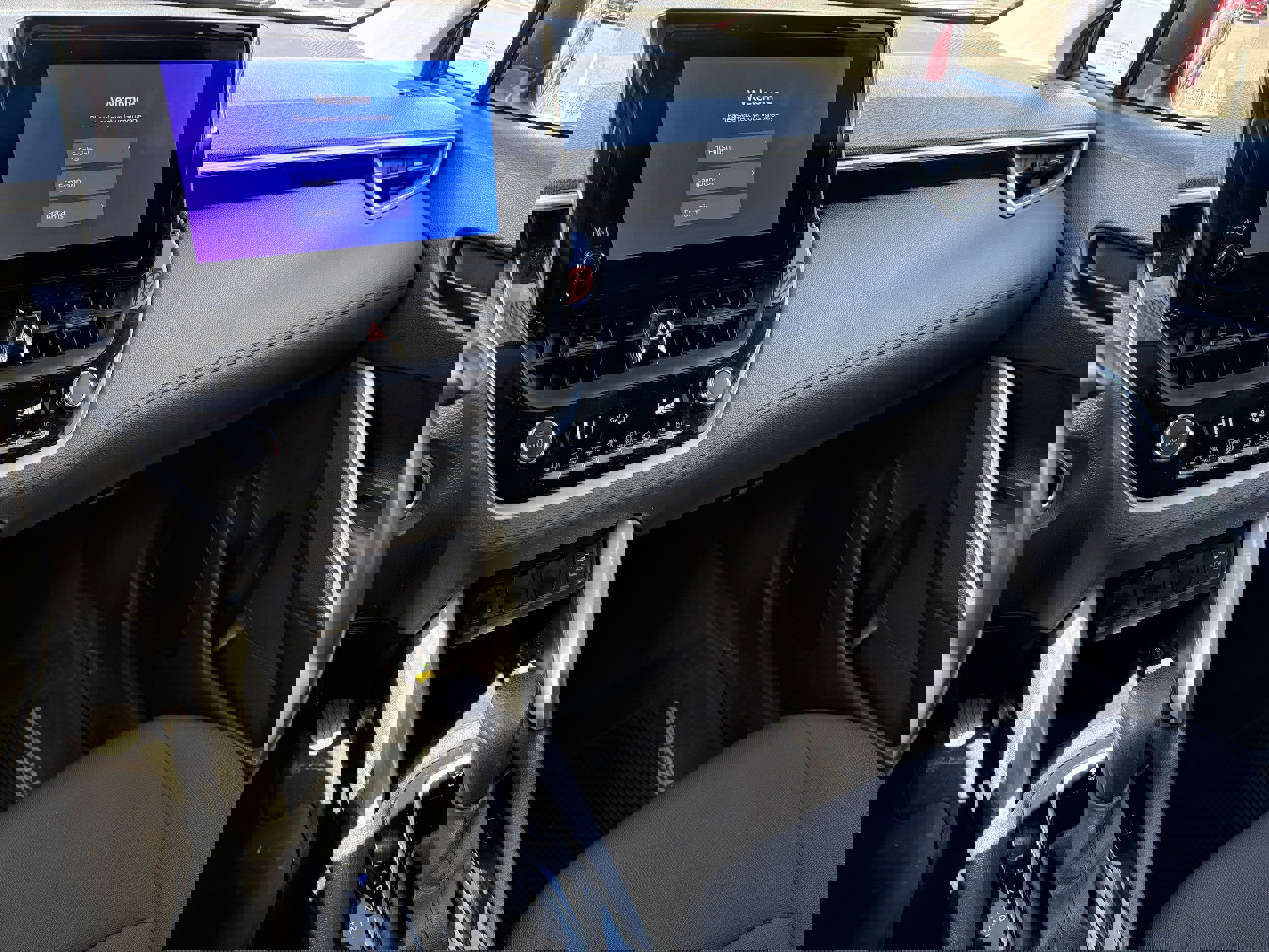 Used 2023 Toyota Corolla Cross LE AWD/4WD image 9