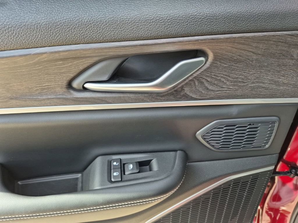 New 2024 Jeep Grand Cherokee Limited 4xe w/ Luxury Tech Group II image 19