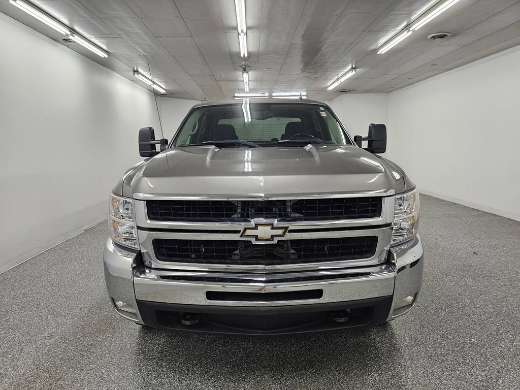 Used 2008 Chevrolet Silverado 2500 LT w/ 1LT Convenience Package AWD/4WD image 2