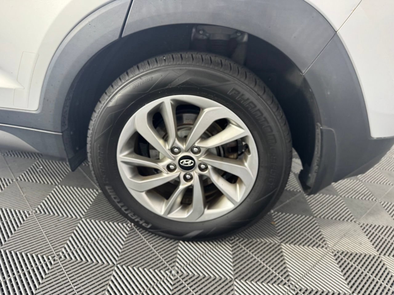 Used 2016 Hyundai Tucson SE w/ Option Group 02 AWD/4WD image 13