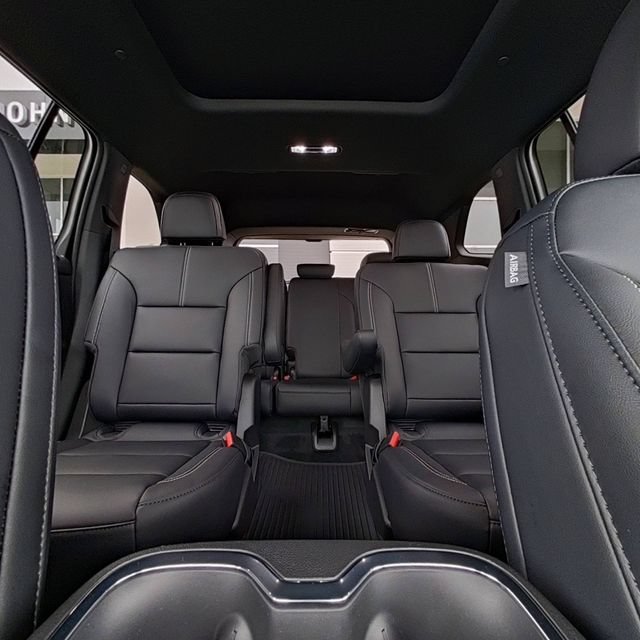 New 2026 GMC Acadia Elevation w/ Elevation Premium Package FWD image 34
