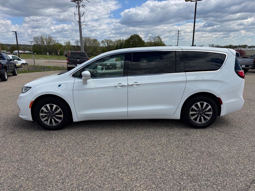 Used 2022 Chrysler Pacifica Touring-L FWD video 2