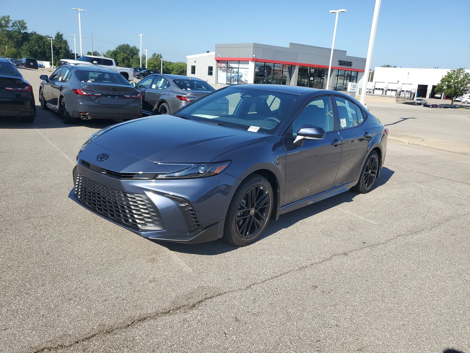 New 2026 Toyota Camry SE FWD image 2