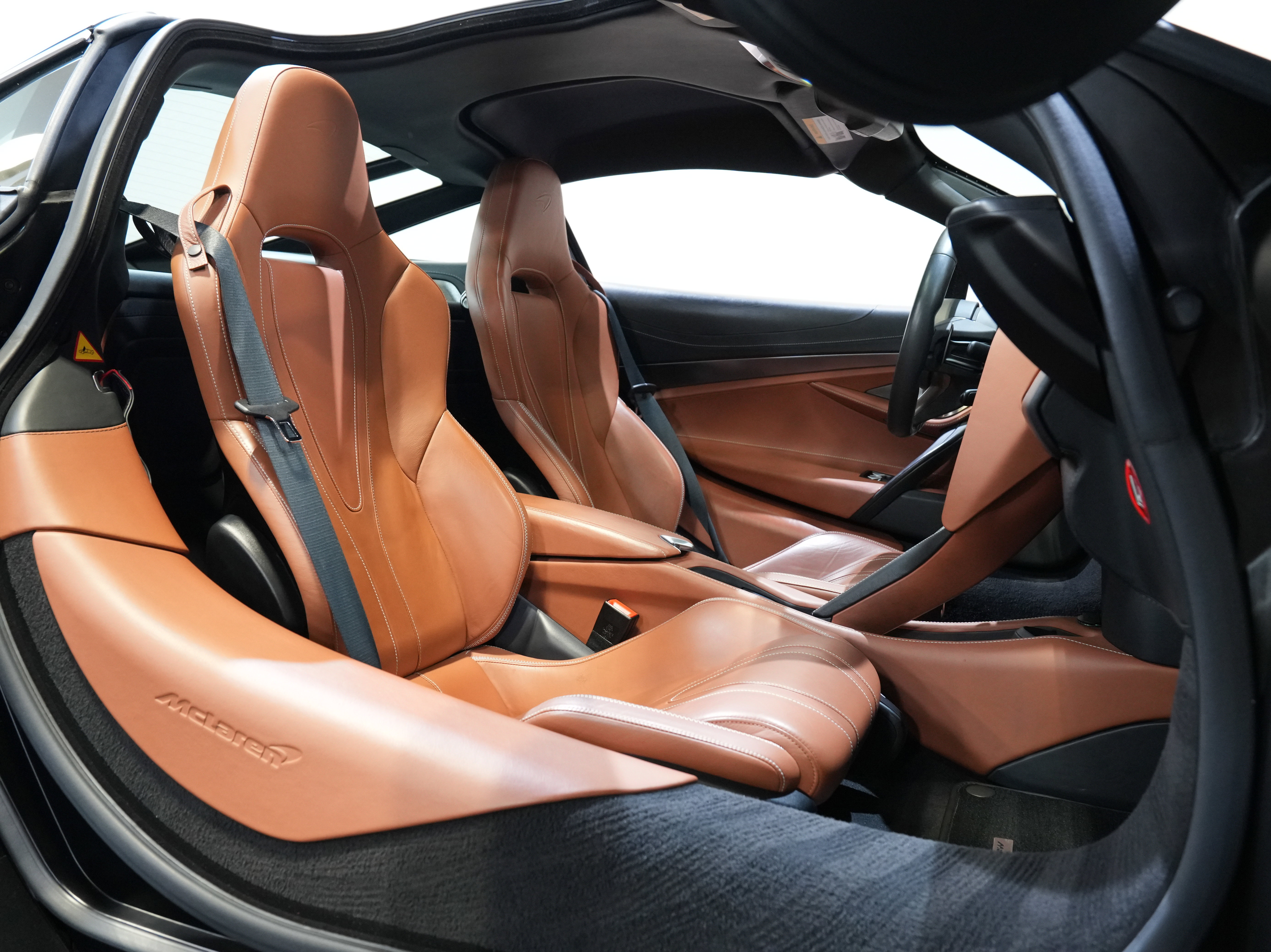Used 2018 McLaren 720S image 30