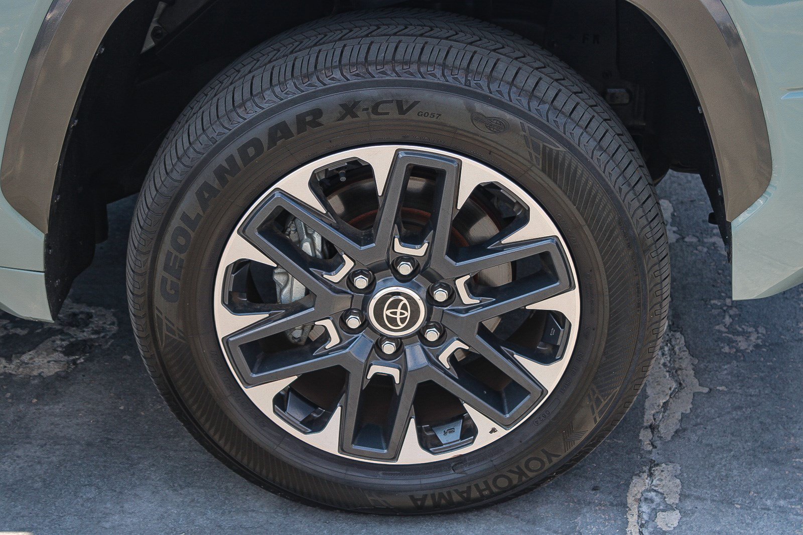 Used 2024 Toyota Tundra Limited AWD/4WD image 11
