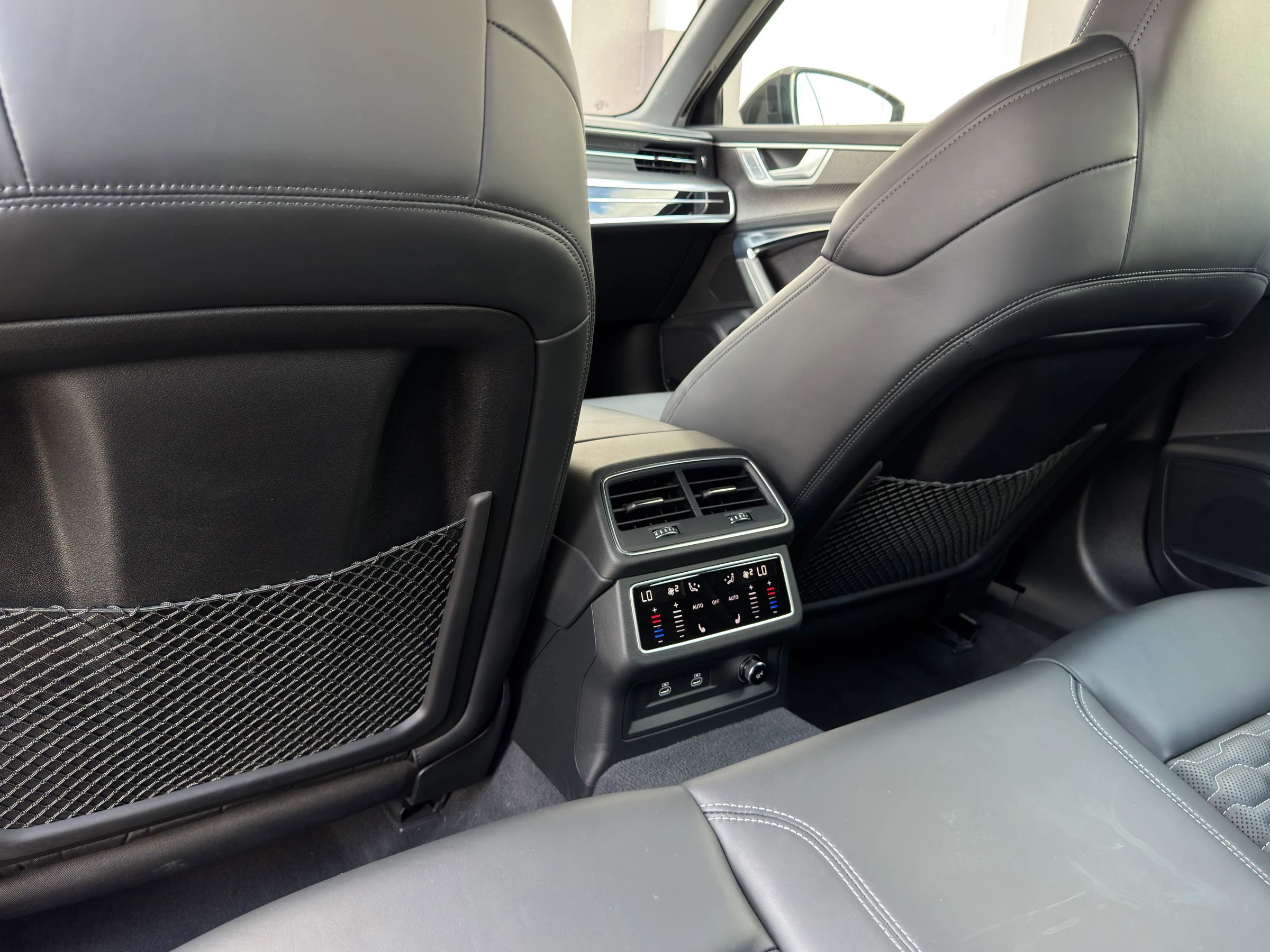 Used 2023 Audi RS 6 w/ Carbon Optic Package image 15