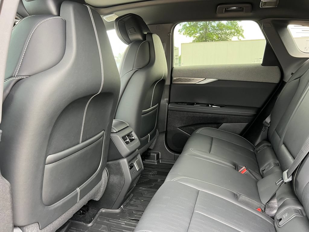 New 2027 Cadillac Optiq Premium Sport w/ LPO, Floor Liner Package AWD/4WD image 26