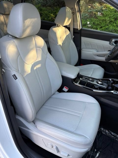 Used 2022 Kia Sorento SX Prestige w/ Panoramic Sunroof Package AWD/4WD image 18