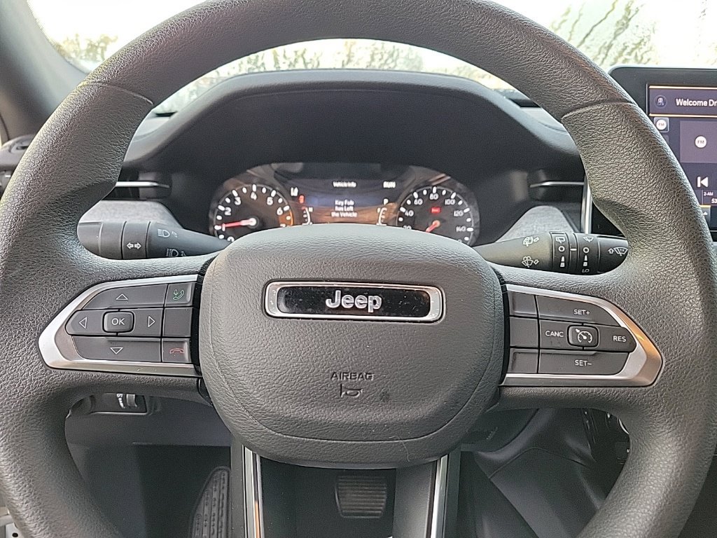Used 2025 Jeep Compass Sport AWD/4WD image 10