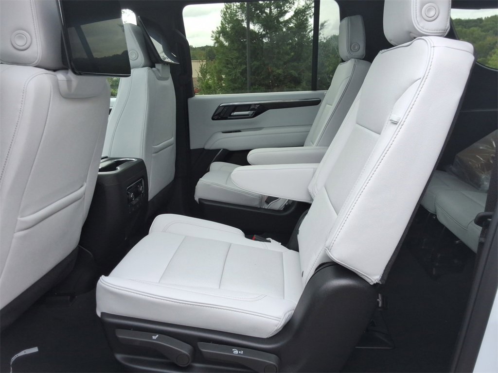 New 2026 Chevrolet Suburban Premier image 19