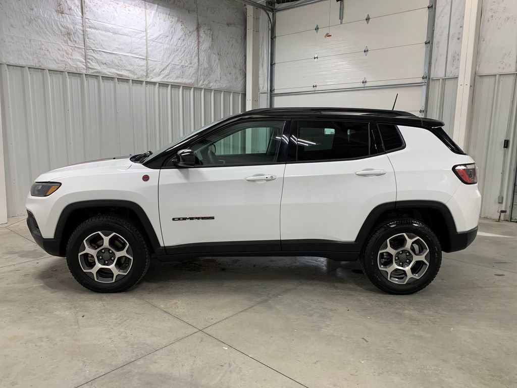Used 2022 Jeep Compass Trailhawk image 20