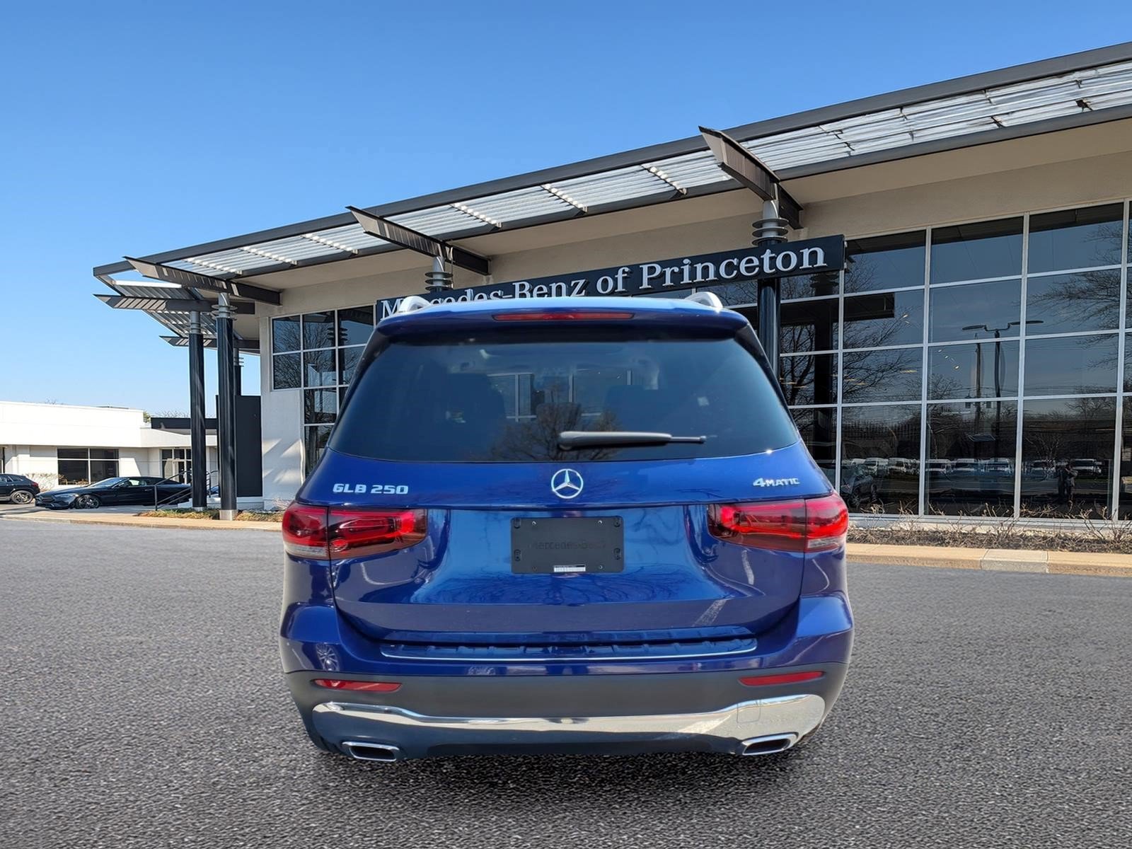 Certified 2022 Mercedes-Benz GLB 250 4MATIC image 4