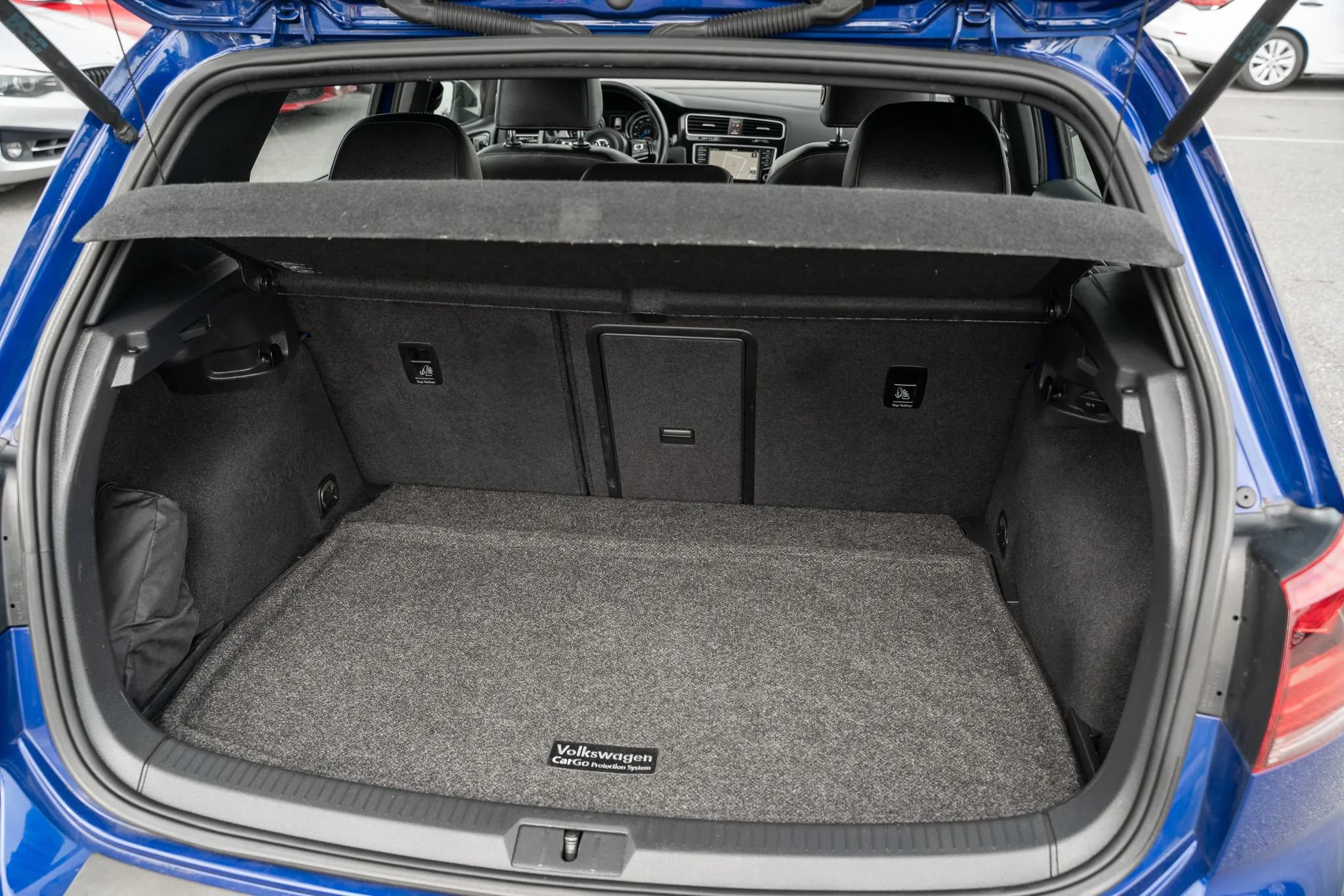 Used 2016 Volkswagen Golf R 4-Door AWD/4WD image 9