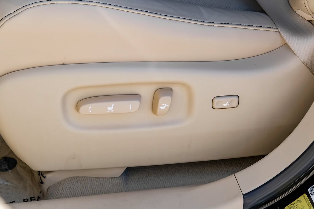 Used 2015 Lexus RX 450h AWD image 32