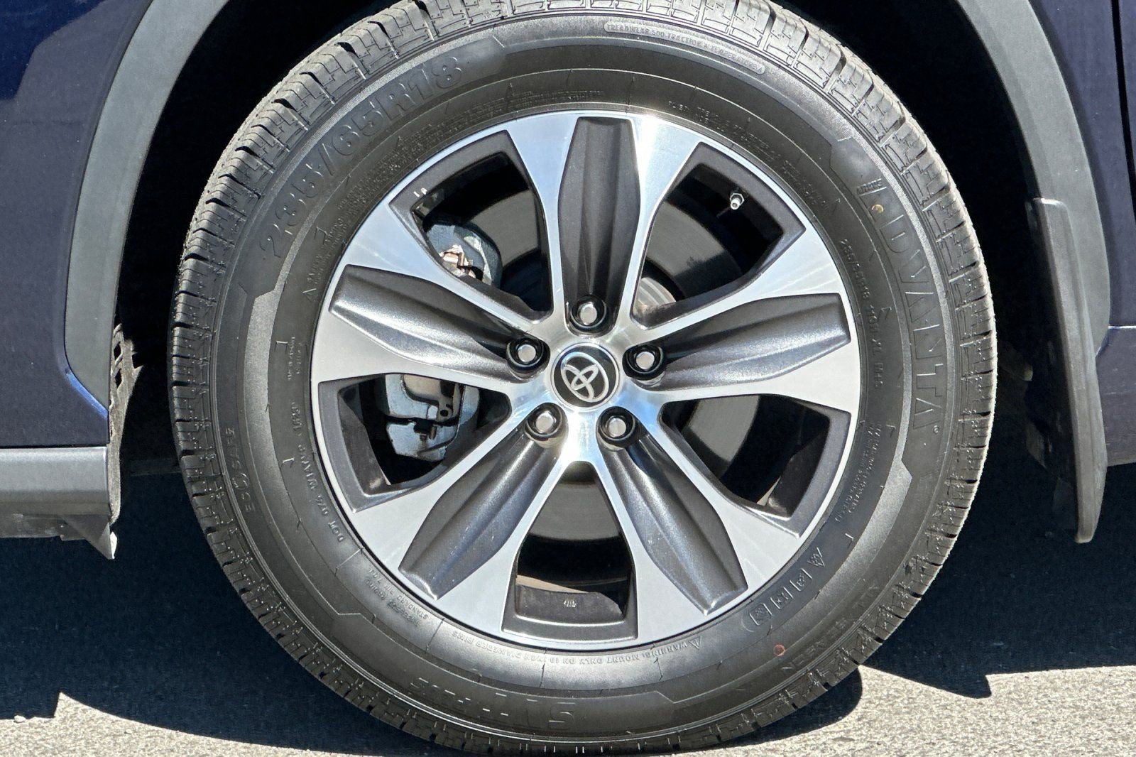 Used 2022 Toyota Highlander XLE AWD/4WD image 13
