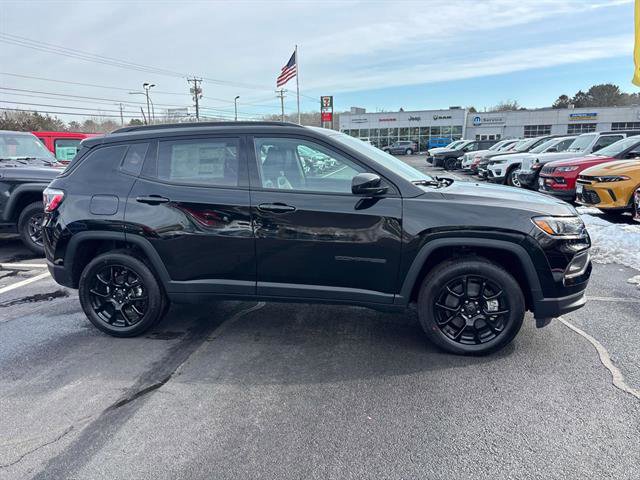 New 2026 Jeep Compass Latitude image 2