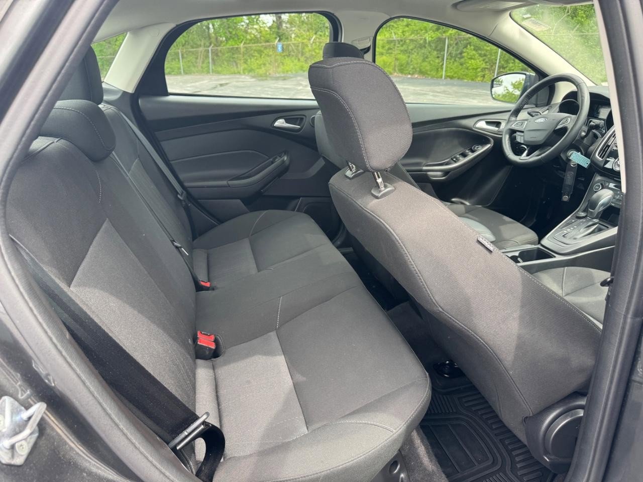 Used 2018 Ford Focus SEL w/ Cold Weather Package FWD image 11