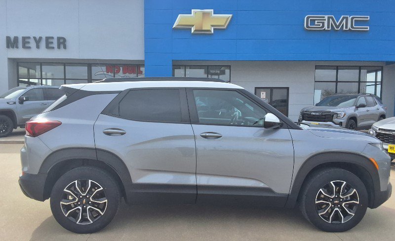 Used 2023 Chevrolet TrailBlazer ACTIV w/ Sun and Liftgate Package AWD/4WD image 1