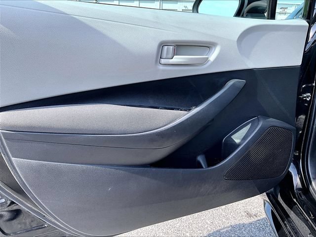 Used 2023 Toyota Corolla LE FWD image 9