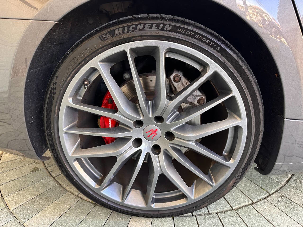 Used 2017 Maserati Quattroporte GTS GranLusso RWD image 40