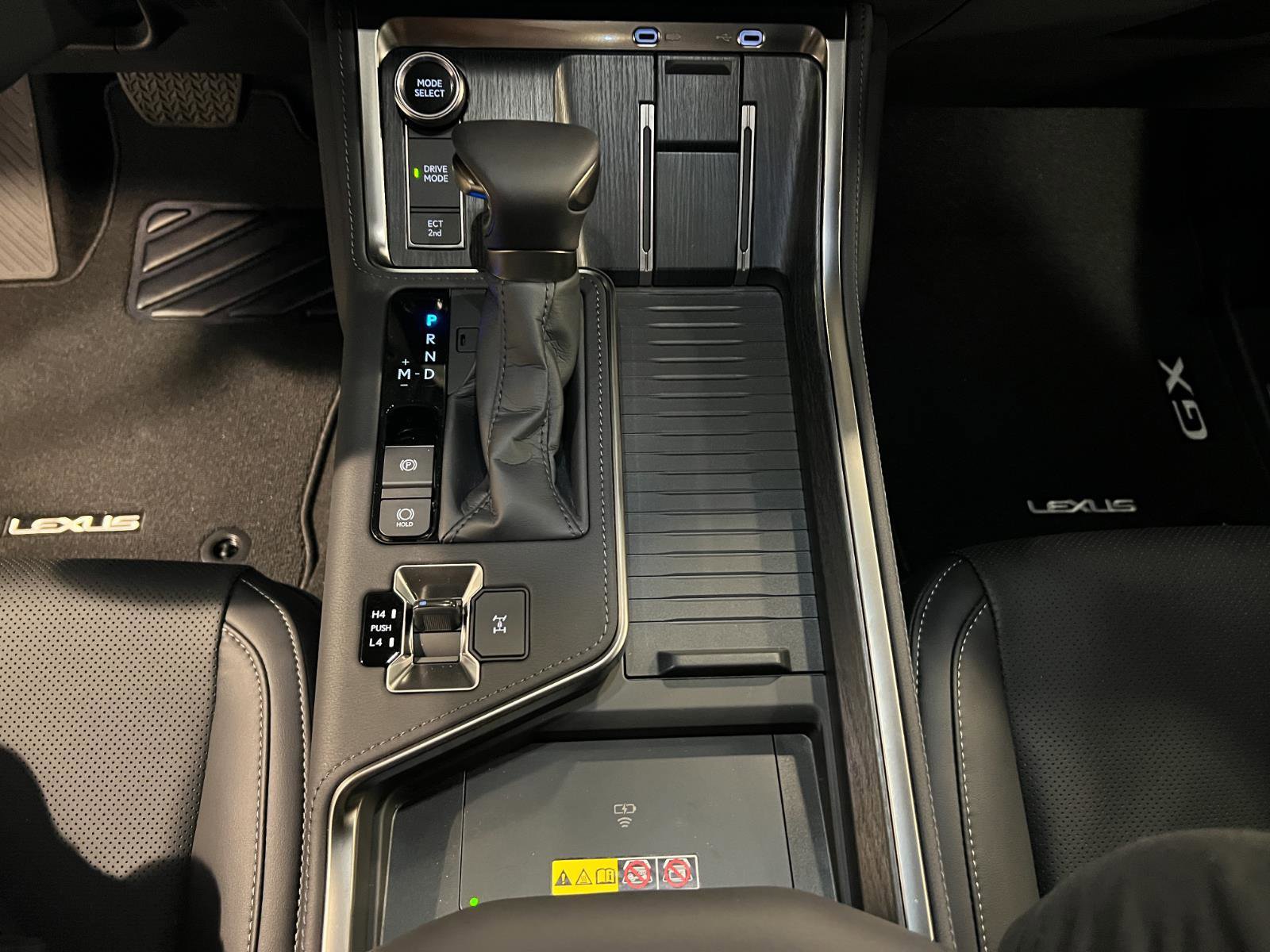 Used 2026 Lexus GX 550 w/ Accessory Package (2T) image 19