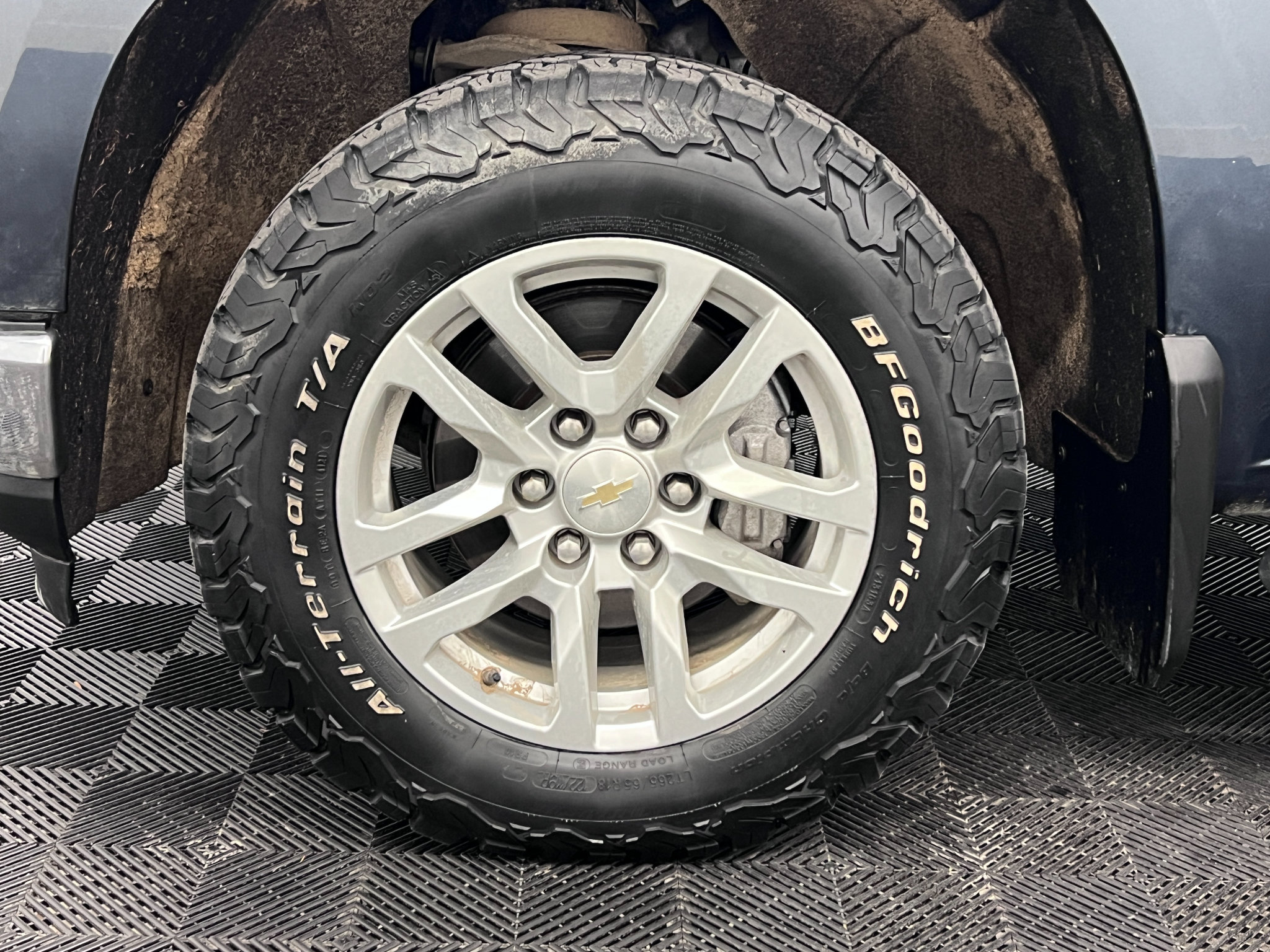Used 2021 Chevrolet Silverado 1500 LT AWD/4WD image 24