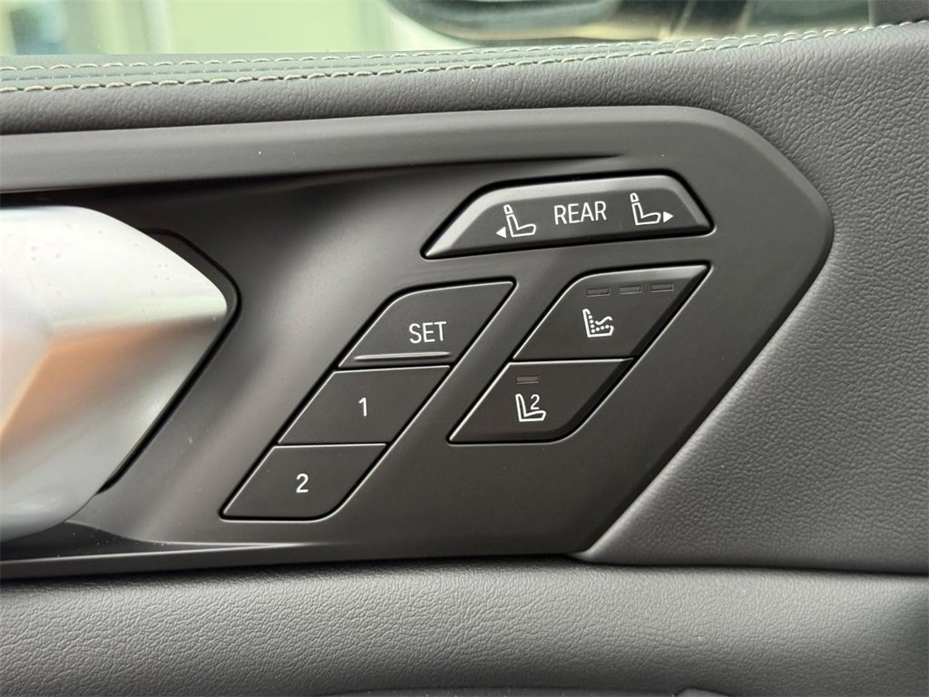 New 2026 BMW X7 M60i image 12