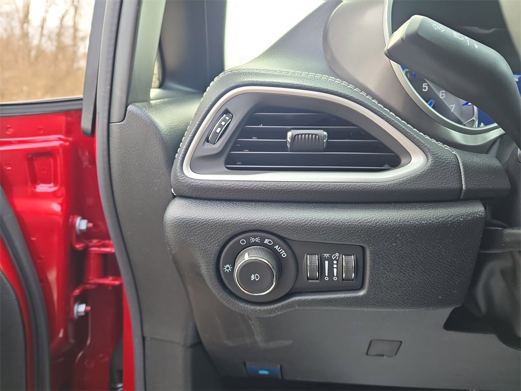 New 2026 Chrysler Pacifica Select w/ S Appearance Package image 14